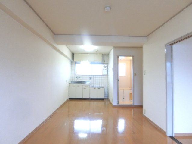 川端マンションの居間・リビング|別部屋イメージ写真