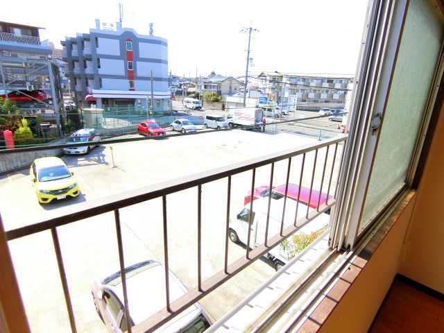 川端マンションのバルコニー|別部屋イメージ写真