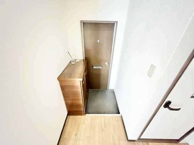 川端マンションの玄関