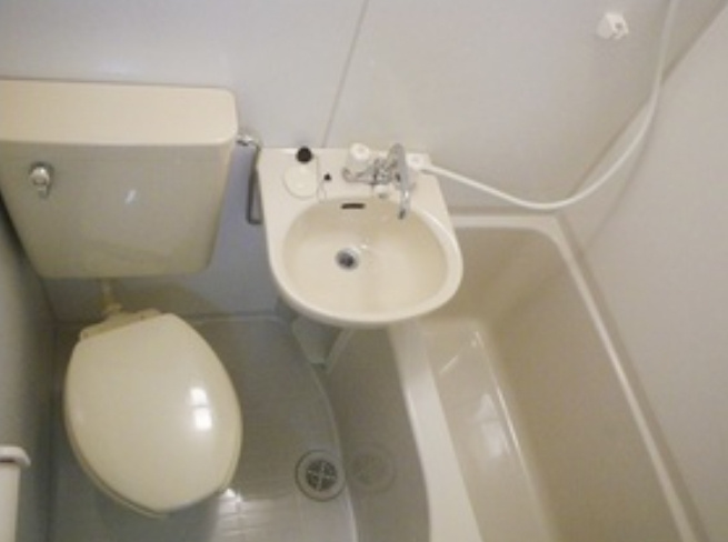 オリンピア亀戸の浴室