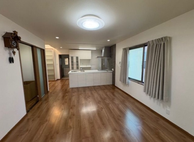 【居間・リビング】 | 寺塚2丁目貸家