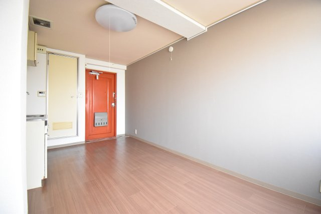 苅田ハイツの居間・リビング