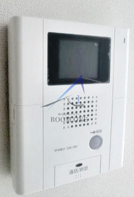 フェール東新宿のセキュリティ|モニター付きインターホンです。