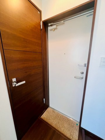 アーバンプレイス高円寺南Bの玄関