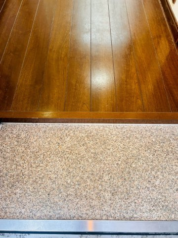 アーバンプレイス高円寺南Bの玄関