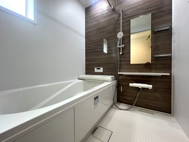 敷地50坪超・南西角地・平屋という最強が詰まった新築戸建◎の浴室|ゆったり過ごせるお風呂です