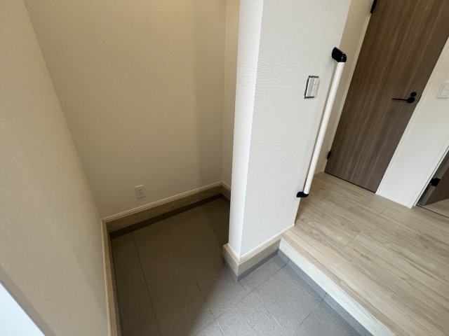 敷地50坪超・南西角地・平屋という最強が詰まった新築戸建◎の玄関|毎日通る玄関はこちらです