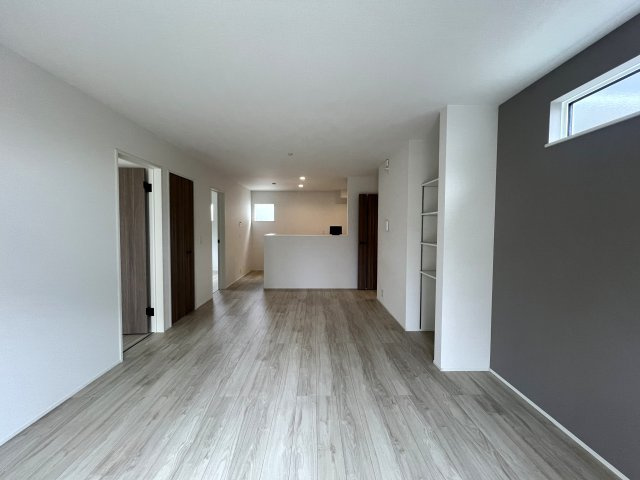 敷地50坪超・南西角地・平屋という最強が詰まった新築戸建◎の居間・リビング|ゆったり過ごせるリビングです