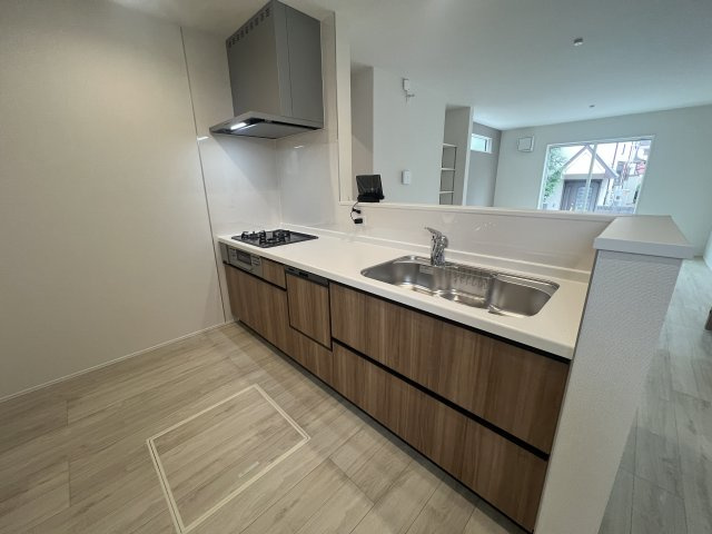 敷地50坪超・南西角地・平屋という最強が詰まった新築戸建◎のキッチン|キッチンです