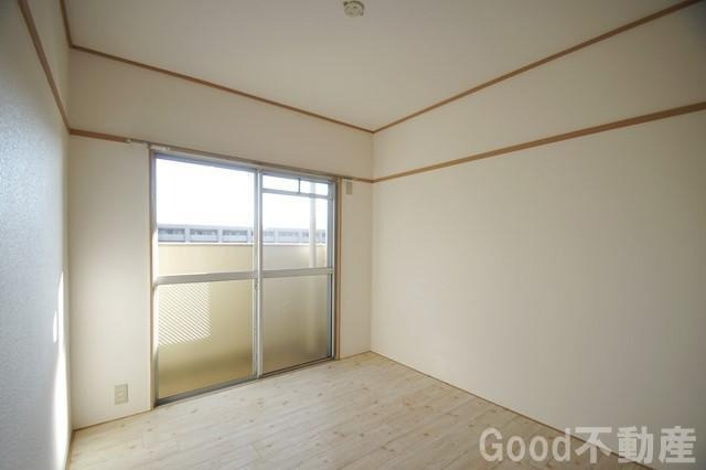 福岡市南区長丘２丁目の賃貸マンションの洋室
