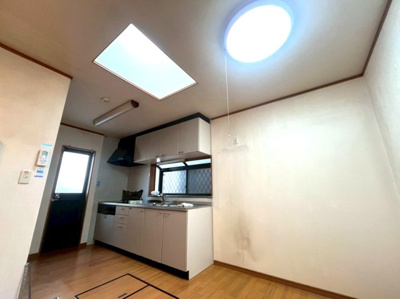 【居間・リビング】 | ■200万円値下げしました　■専任物件　茨木市中津町