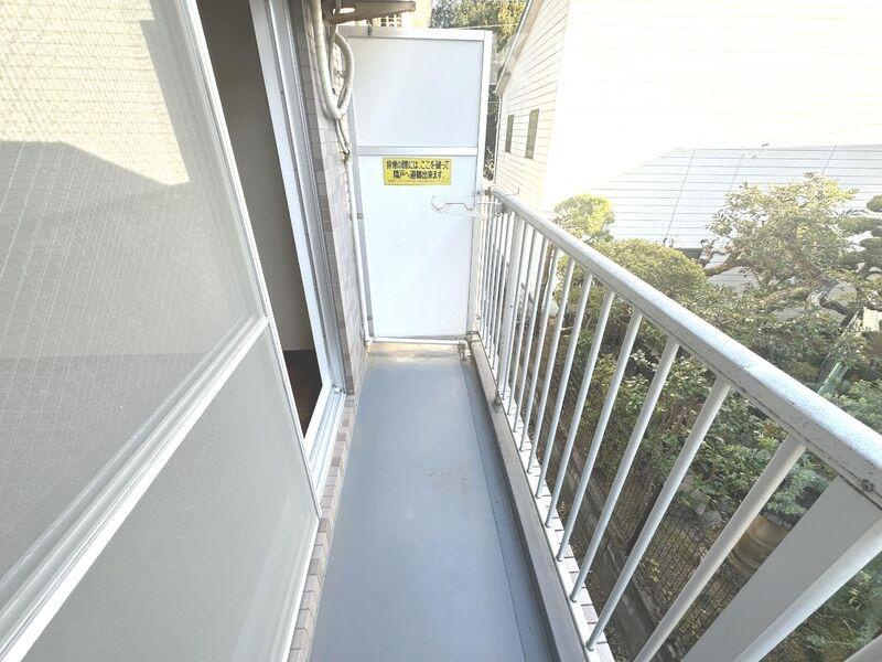 ラフィ－ヌ松ヶ丘のバルコニー|暖かな日差しのふりそそぐバルコニー