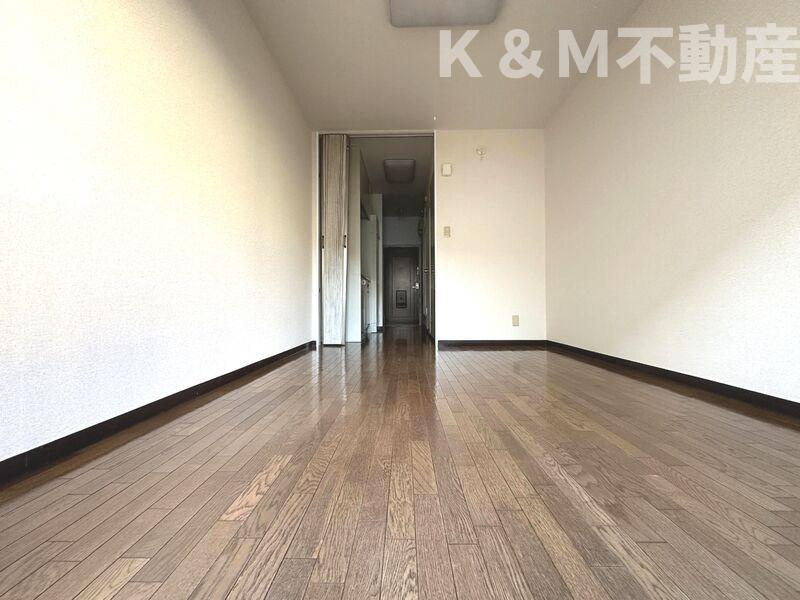 ラフィ－ヌ松ヶ丘の居間・リビング|ゆったりとした居間です