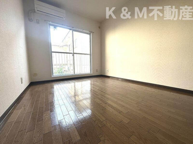 ラフィ－ヌ松ヶ丘の居間・リビング|使いやすい居間です