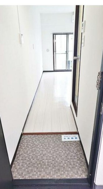 ラビアンローズの玄関