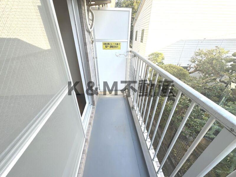 ラフィ－ヌ松ヶ丘のバルコニー|外からの目が気にならないバルコニーで洗濯物が干せます