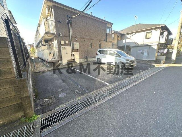 ラフィ－ヌ松ヶ丘の駐車場|駐車スペースもあります