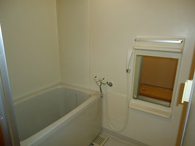 【浴室】 | ファーストヒルズＢ | コンパクトで使いやすいお風呂です