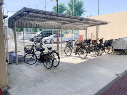 中野方南町グランドハイツの駐輪場