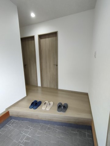 長府安養寺　リフォーム済物件の玄関