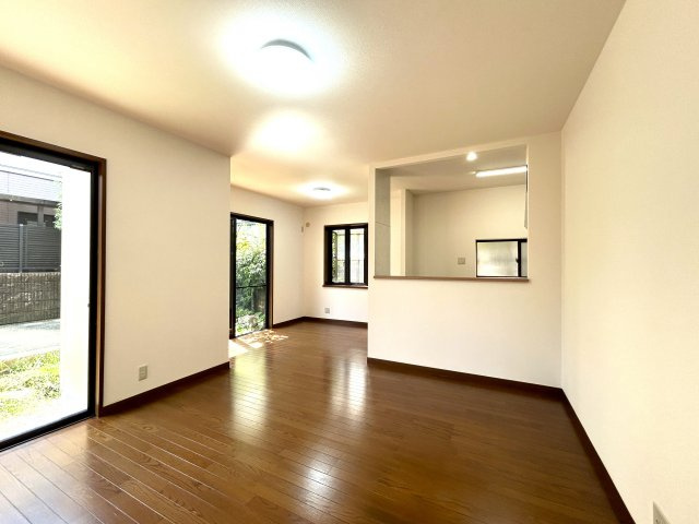 高知市潮見台１丁目　中古戸建ての居間・リビング