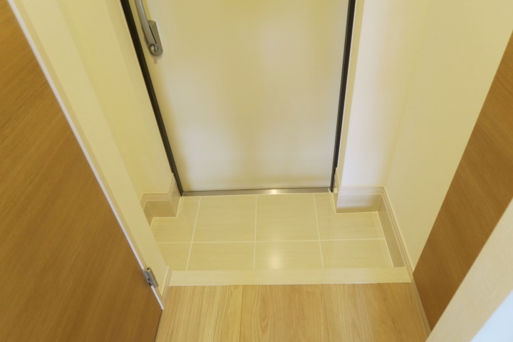 ユリカロゼAZEST川口の玄関|別号室の参考写真です。