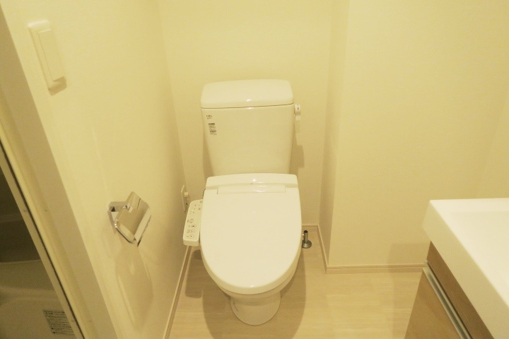 ユリカロゼAZEST川口のトイレ|別号室の参考写真です。