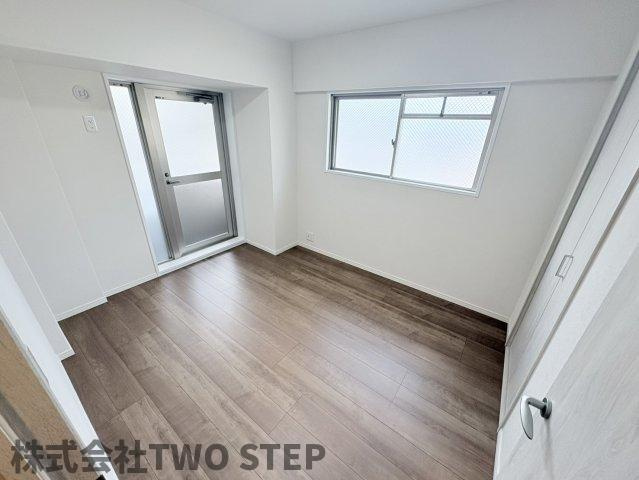 ワコーレグランディール御旅の洋室