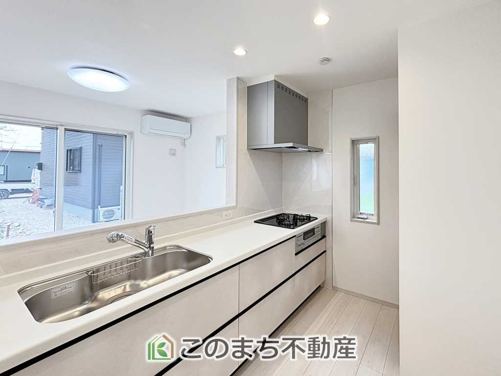 いろどりアイタウン那須塩原市並木町23-P1のキッチン|人気の対面式キッチン☆料理をしながらご家族とコミュニケーションが取れます♪