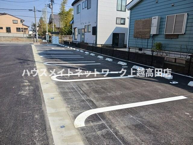 カーサさくらＡの駐車場|消雪付駐車場
