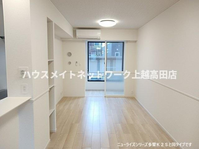 カーサさくらＡの居間・リビング|ＬＤＫ