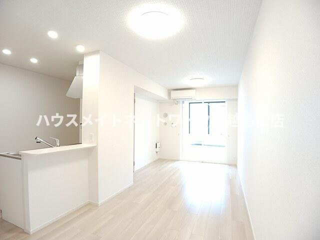 カーサさくらＡの居間・リビング|LDK12.5帖
