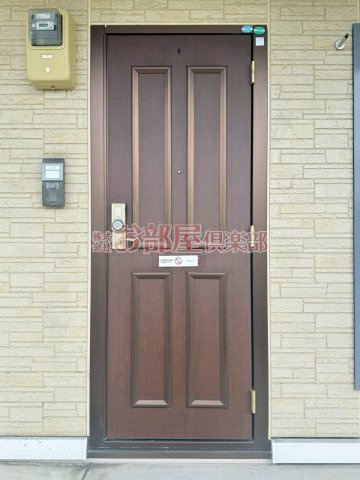 グランドソレーユ東合川の玄関|収納もある玄関です