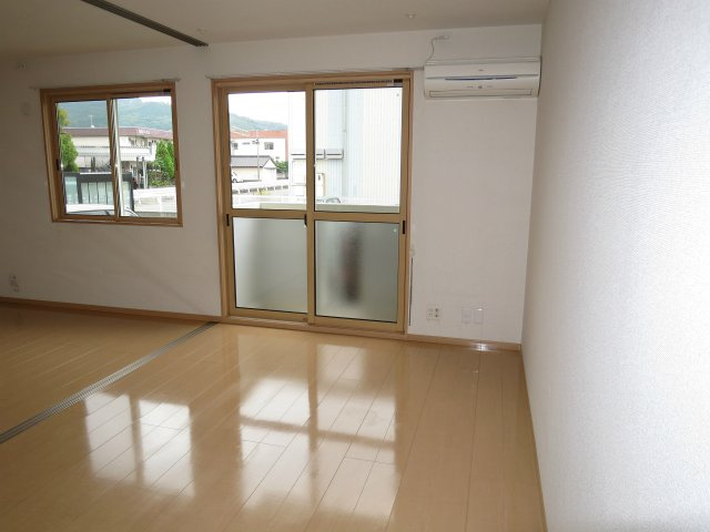 グランドソレーユ東合川の居間・リビング|使いやすい居間です