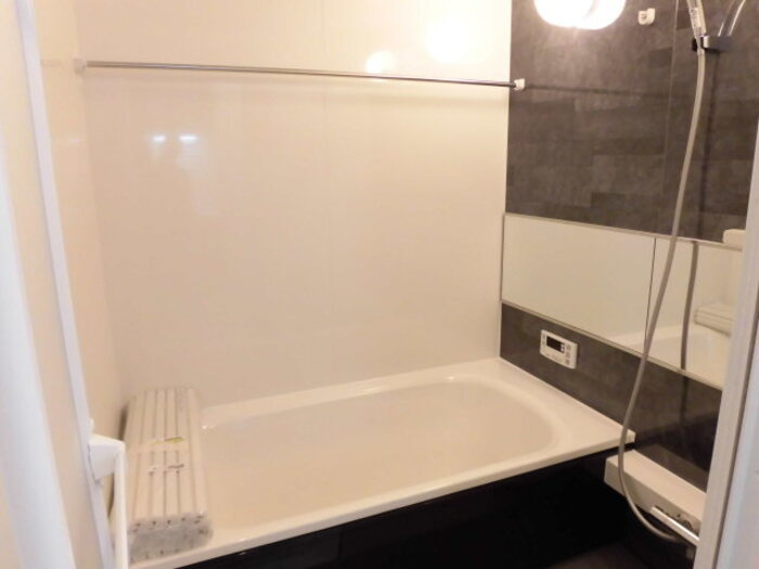 ペルラディアマンテB棟の浴室|コンパクトで使いやすいお風呂です