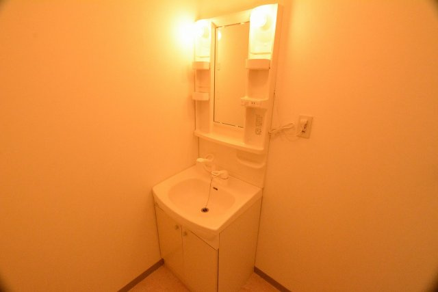 ミルーム津福の独立洗面台|独立洗面台あり、毎朝おしゃれに忙しい女性の方におすすめです