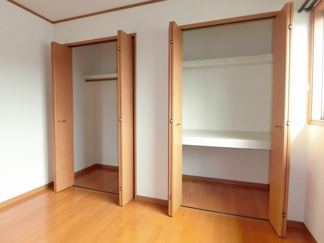 ローテ・ローゼＢ棟の収納|便利な収納スペースです