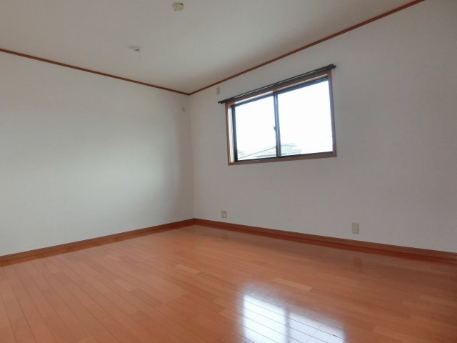 ローテ・ローゼＢ棟の内装|ゆったり過ごせる居間です