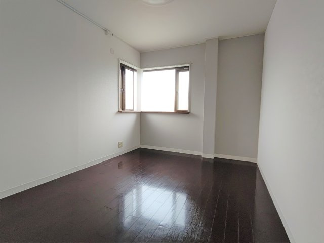 メゾンクレール（本町東）の洋室