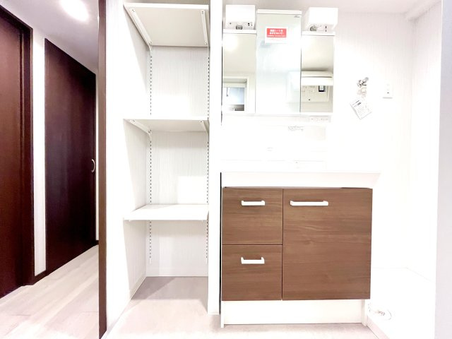 白鳥ハウスの独立洗面台