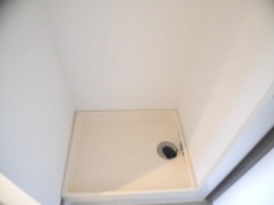 【設備】 | メゾン・フロンティア | お部屋には洗濯機置き場があります