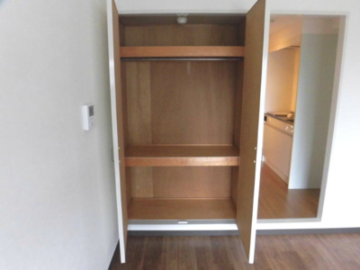 【収納】 | メゾン・フロンティア | お部屋には収納がついているので色々な物を収納出来ます