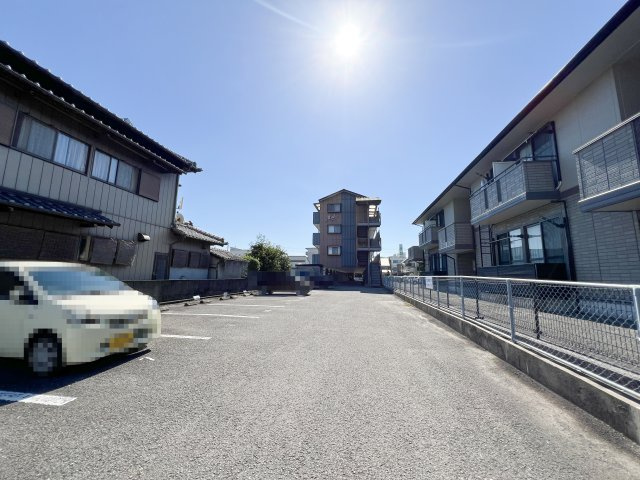 ABIDEの駐車場