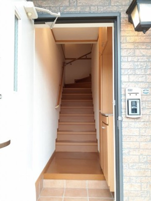 【玄関】 | ルミネス | 収納もある玄関です