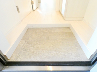 【玄関】 | T.M.Apartment