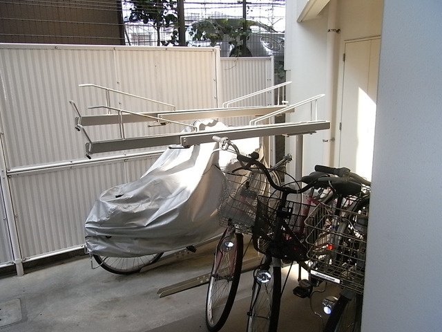 アロハ灘のその他|駐輪場