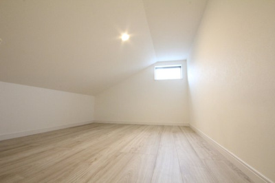 【その他】 | 高州新築ロフト付き | ロフトには小窓や照明も付いています