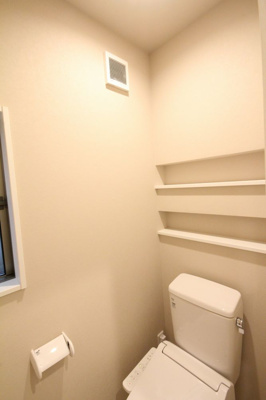 【トイレ】 | 高州新築ロフト付き | 1階と2階にトイレがあり、ウォシュレット完備