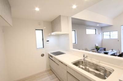【キッチン】 | 高州新築ロフト付き | IHクッキングヒーターに食器洗浄機、浄水器付き