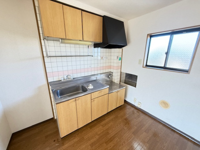 【キッチン】 | サンハイツⅢ | コンパクトなキッチンで掃除もラクラク